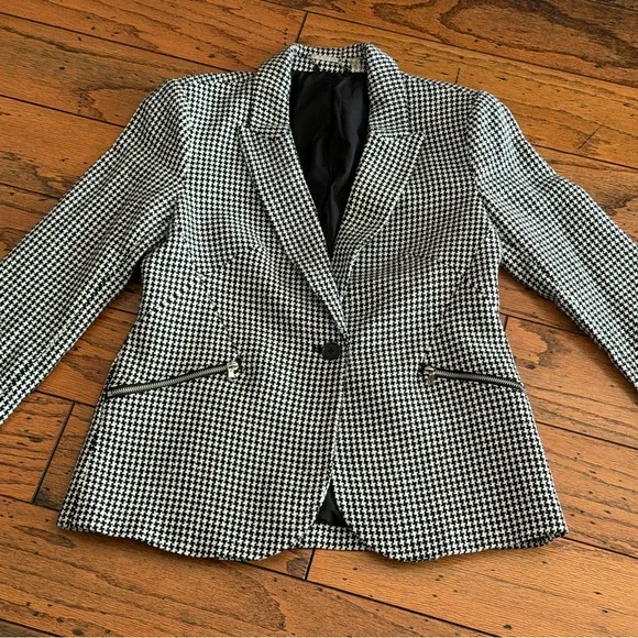 T Tahari Black and White Houndstooth Blazer - Picture 2 of 13